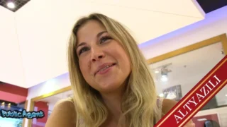 Zayıf 18 Bakire Kız Dev Yaraklı Sınıf Arkadaşını Ayarttı!